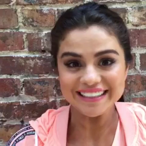 _adidasneolabel_-_1_hour_left_to_get_your_questions_in_for_the_exclusive_adidas_NEO_Google_Hangout_w__selenagomez21_Tune_in_httpa_did_asneoselenahangout_mp40117.jpg