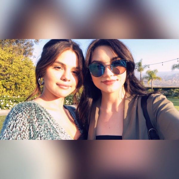 garcia_erika14: So I met @selenagomez and I’m so sad bc I got shy and awkward and couldn’t say anything 😭❤️

You were so sweet and I still can’t believe I actually met you. Thank you for taking the time to celebrate w my crazy family! I’m so sorry I was shy and awkward lol😂🙈❤️ @selenagomez
