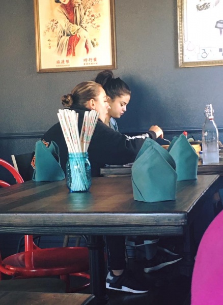 Tiffanie Meehan Montgomery: Girls Lunch 🙂 (eating lunch with selena gomez at Cannon Chinese Kitchen.)
