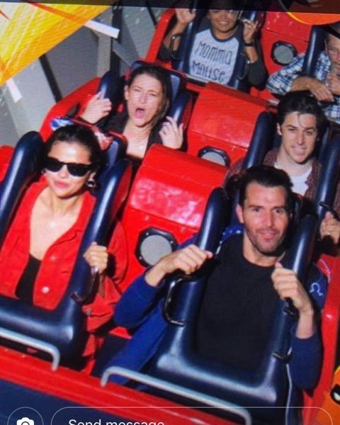 July 4: Selena at Disneyland with David Henrie in Anaheim, California. 
