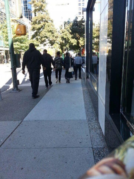 @‪kissradiohits‬: Spotted @theweeknd and @selenagomez shopping on Robson this afternoon!
