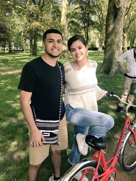 @Omar_z97: Soooo it hasn’t even been a full day in London and this trip is already poppin 😂 @selenagomez is literally the sweetest and kindest person ever!
