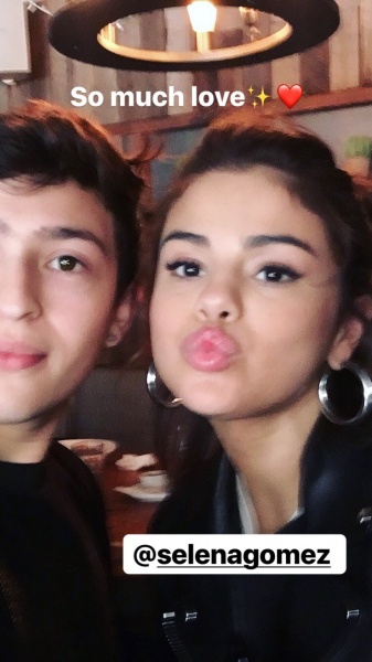 September 2: Selena with a fan in New York, NY (credit: juanoduarte)
