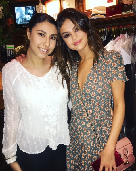 ‪@MichelinaXOXO: When you’re at work and in comes the most beautiful human @selenagomez thank you for showing us love and being so sweet 💕 made my night
