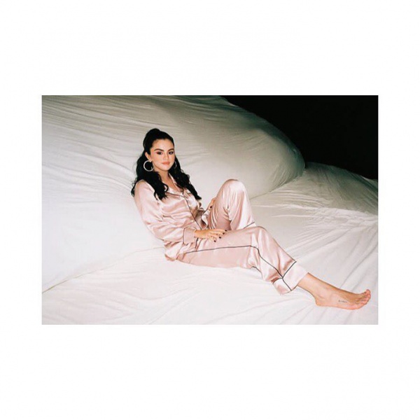 @selenagomez styled by @kateyoung 💕💕
