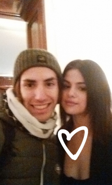 January 30: Selena with a fan in Venice, Italy (credit: gnuinart)
