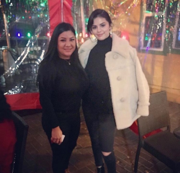 @mannysuptown: We’re honored to have hosted the lovely @selenagomez at our Uptown location tonight! #texasproud #dallas #dfw #mannysuptown
