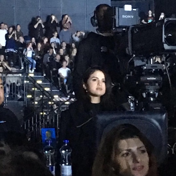 February 26: Fan taken photo of Selena at The Weeknd’s “Legend Of The Fall 2017 World Tour” in Zurich, Switzerland. (Thank you to dilankabalak for the submission)
