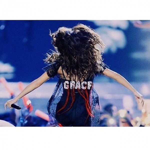 HOUGHTON for THE STAGE
#ByGraceThroughFaith #SelenaGomez #Houghton #RevivalStyle #ChrisClassenStyle #TapForCredits 🌟🌟

