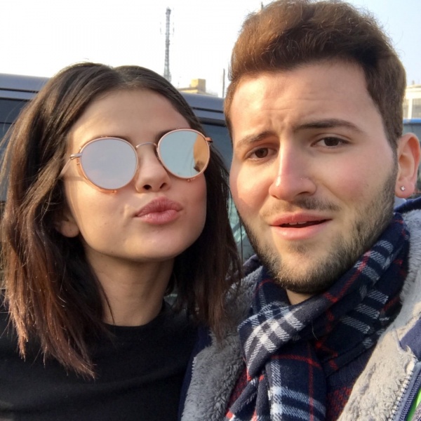 January 29: Selena with a fan in Florence, Italy (credit: fabio0096)

