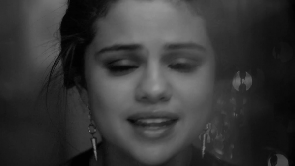 Selena_Gomez_-_The_Heart_Wants_What_It_Wants_28Official_Video29_mp40668.png