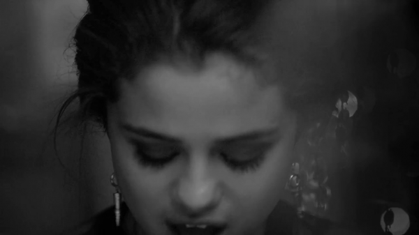 Selena_Gomez_-_The_Heart_Wants_What_It_Wants_28Official_Video29_mp40669.png