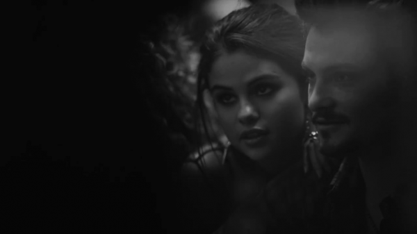 Selena_Gomez_-_The_Heart_Wants_What_It_Wants_28Official_Video29_mp40696.png