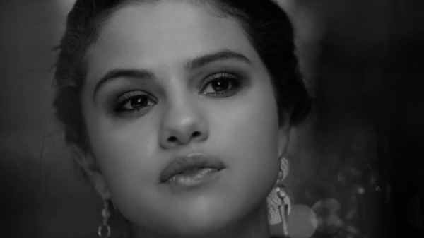 Selena_Gomez_-_The_Heart_Wants_What_It_Wants_28Official_Video29_mp40700.png