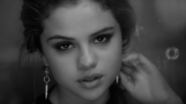 Selena_Gomez_-_The_Heart_Wants_What_It_Wants_28Official_Video29_mp40709.png