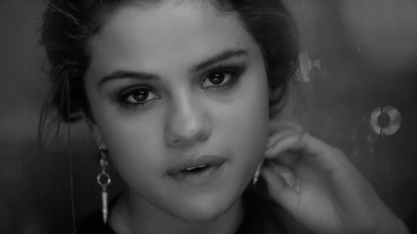 Selena_Gomez_-_The_Heart_Wants_What_It_Wants_28Official_Video29_mp40710.png