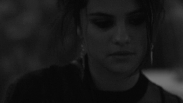 Selena_Gomez_-_The_Heart_Wants_What_It_Wants_28Official_Video29_mp40804.png