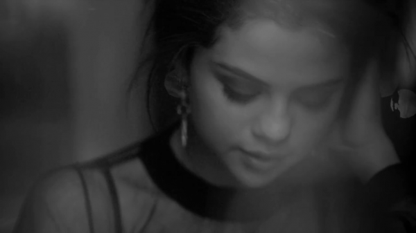 Selena_Gomez_-_The_Heart_Wants_What_It_Wants_28Official_Video29_mp40822.png