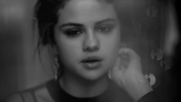 Selena_Gomez_-_The_Heart_Wants_What_It_Wants_28Official_Video29_mp40836.png
