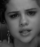 Selena_Gomez_-_The_Heart_Wants_What_It_Wants_28Official_Video29_mp40722.png