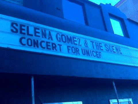 2 hours til we go live, can't wait to see all of you who are coming out for the show. We have some special guests performing this evening as well.
www.selenagomez.com
