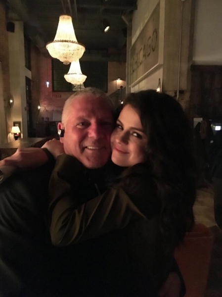 December 17: New picture of Selena with Moshe Benabou
