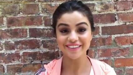 _adidasneolabel_-_1_hour_left_to_get_your_questions_in_for_the_exclusive_adidas_NEO_Google_Hangout_w__selenagomez21_Tune_in_httpa_did_asneoselenahangout_mp40100~0.jpg