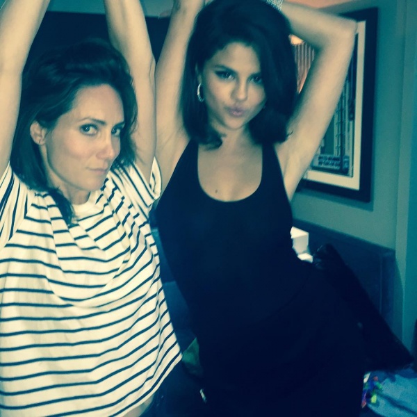 Being silly practicing @balletbodies moves backstage with my girl @selenagomez after an incredible private #revivalevent for her fans last night #selenagomez #revival photo by @aleenkeshishian
