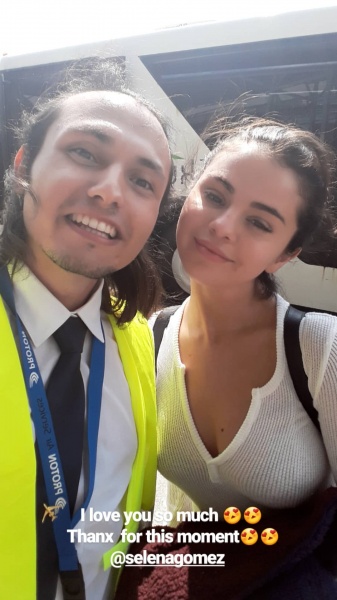 @mertcansemen: This is a very special and meaningful memoir for me. Thanx for this moment. You're beautiful and great hearted @selenagomez Love you 😍🤗 -xoxo
-
-
-
-
-
-
-
#selenagomez #selenators #memoir #picoftheday #happy #great #greatday #girl #boy #queen #love #funny #selena #selenator #selenagomezforever #selenagomezfans #fans
