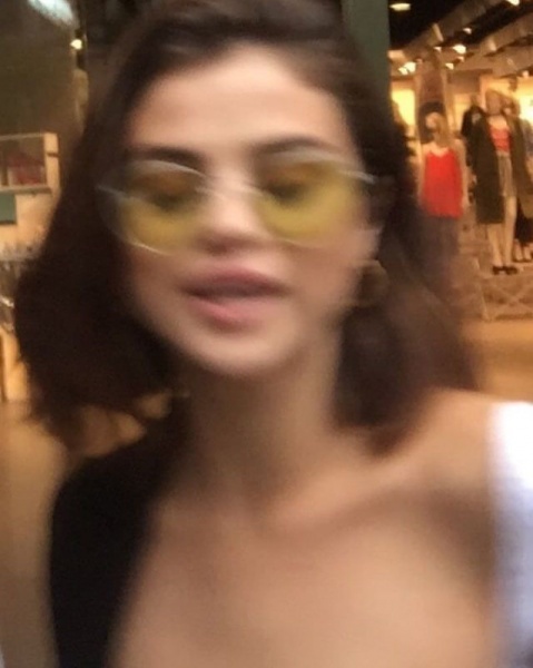 May 23: New picture of Selena in Chicago, Illinois. (credit:  juaan.jpg)
