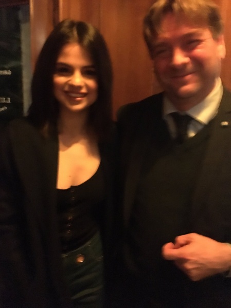 @FlywithSel: My father and Selena lol I think she likes him
