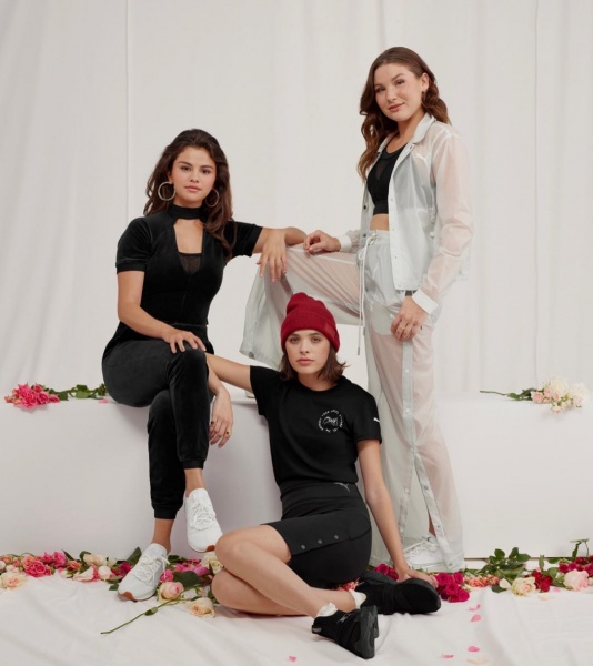 I love my strong girls 😍 @connarfranklin @selenagomez wearing the new @pumawomen Strong Girl Collection. Coming December 12th 🌹🌹🌹
#SGxPUMA
