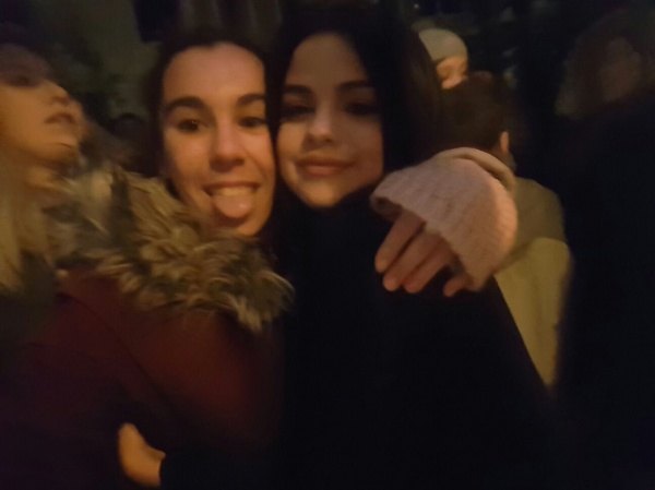 @Mynameisgaiah1: Omg Today ì met Selena in Venice,Italy…i can’t believe❤😭 @selenagomez
