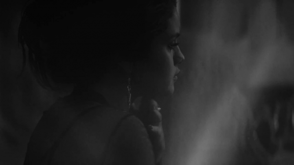 Selena_Gomez_-_The_Heart_Wants_What_It_Wants_28Official_Video29_mp40615.png