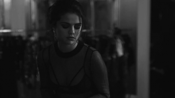 Selena_Gomez_-_The_Heart_Wants_What_It_Wants_28Official_Video29_mp40640.png
