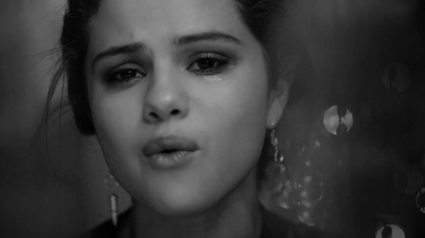 Selena_Gomez_-_The_Heart_Wants_What_It_Wants_28Official_Video29_mp40663.png