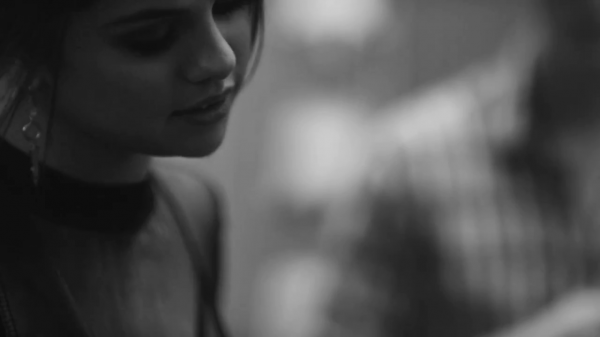 Selena_Gomez_-_The_Heart_Wants_What_It_Wants_28Official_Video29_mp40680.png
