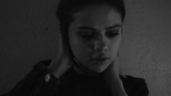 Selena_Gomez_-_The_Heart_Wants_What_It_Wants_28Official_Video29_mp40692.png