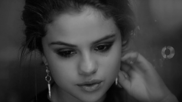 Selena_Gomez_-_The_Heart_Wants_What_It_Wants_28Official_Video29_mp40708.png