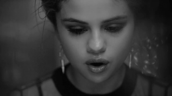 Selena_Gomez_-_The_Heart_Wants_What_It_Wants_28Official_Video29_mp40788.png