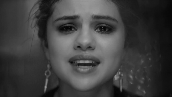 Selena_Gomez_-_The_Heart_Wants_What_It_Wants_28Official_Video29_mp40796.png