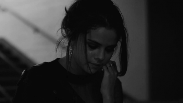 Selena_Gomez_-_The_Heart_Wants_What_It_Wants_28Official_Video29_mp40816.png