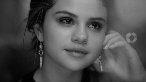 Selena_Gomez_-_The_Heart_Wants_What_It_Wants_28Official_Video29_mp40846.png