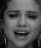 Selena_Gomez_-_The_Heart_Wants_What_It_Wants_28Official_Video29_mp40733.png
