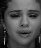Selena_Gomez_-_The_Heart_Wants_What_It_Wants_28Official_Video29_mp40739.png