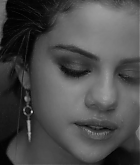 Selena_Gomez_-_The_Heart_Wants_What_It_Wants_28Official_Video29_mp40751.png