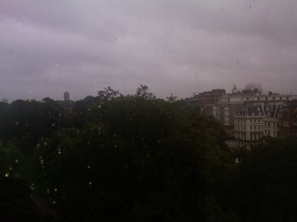 Last day in London, cold and raining. I LOVE IT.
