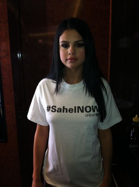 I’ve got #SahelNOW on a shirt. One of my fans wrote it on her hand! http://on.fb.me/HN3udI
I want to see you guys get creative! Take a pic with #SahelNOW in it, tag UNICEF USA and we’ll pick one to be my cover photo for a day.
